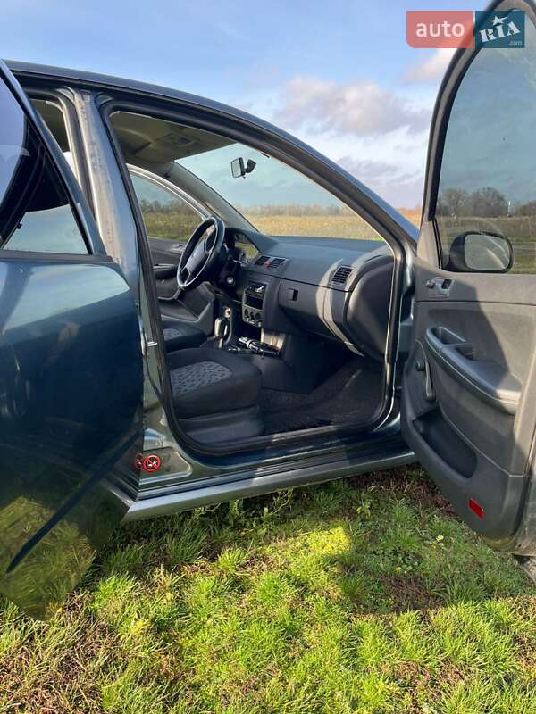 Универсал Skoda Fabia 2005 в Днепре