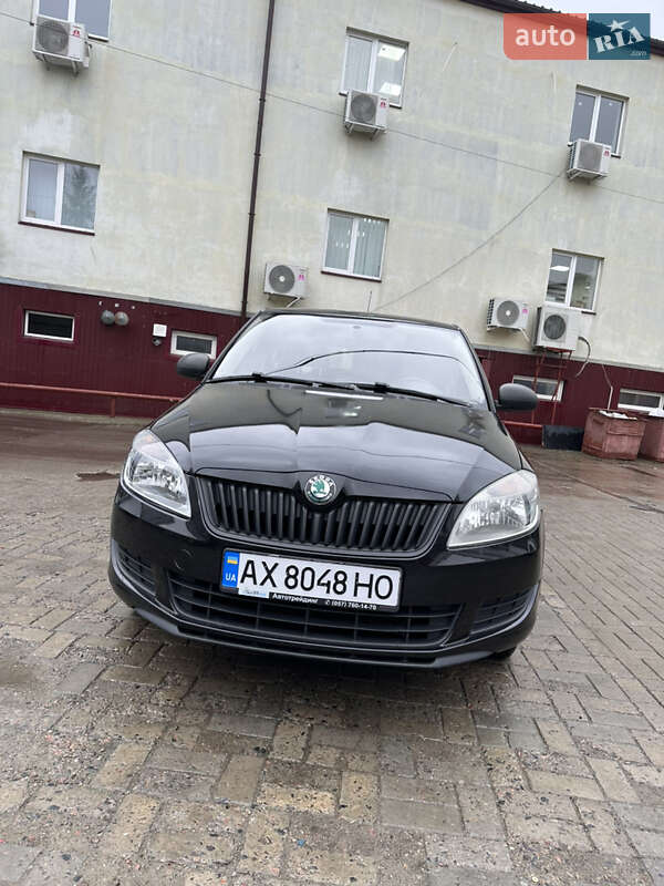Хэтчбек Skoda Fabia 2011 в Харькове
