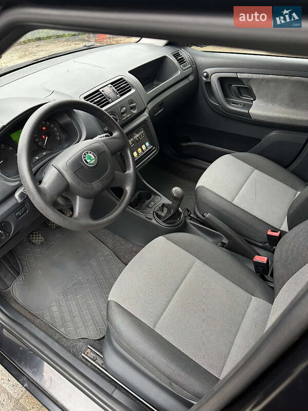 Хэтчбек Skoda Fabia 2011 в Харькове