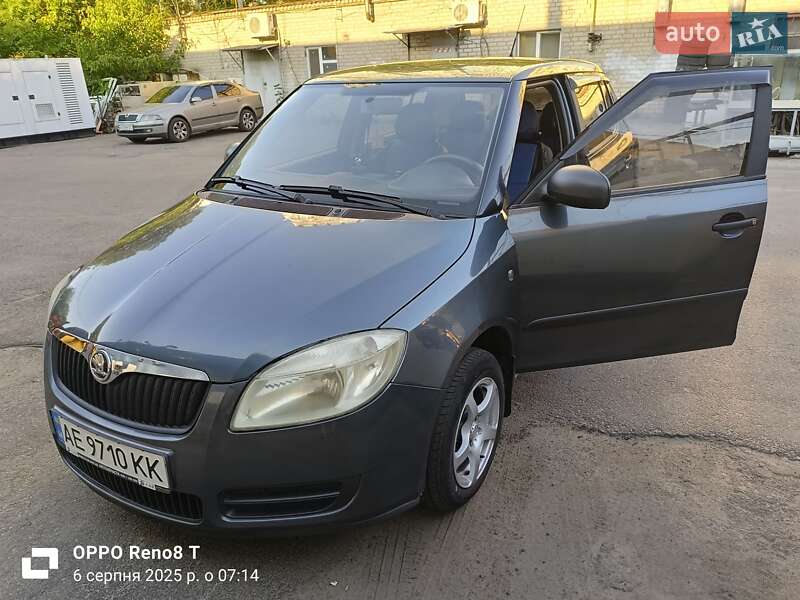 Хэтчбек Skoda Fabia 2008 в Днепре