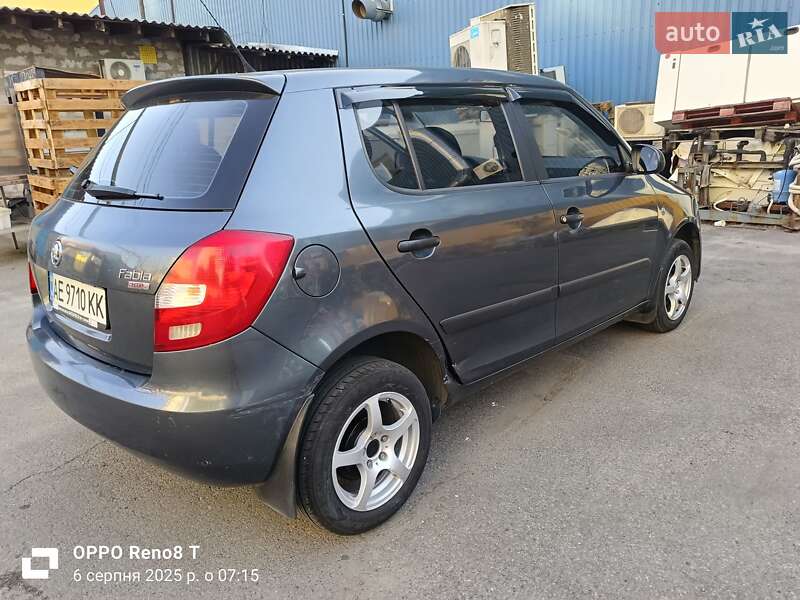 Хэтчбек Skoda Fabia 2008 в Днепре
