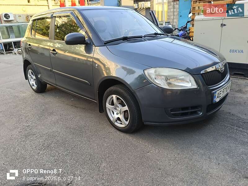 Хэтчбек Skoda Fabia 2008 в Днепре