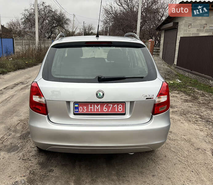 Універсал Skoda Fabia 2009 в Полтаві