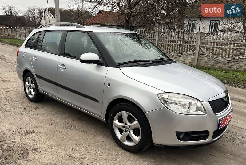 Універсал Skoda Fabia 2009 в Полтаві