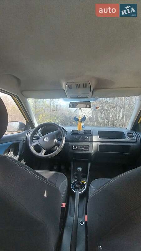 Хетчбек Skoda Fabia 2008 в Дніпрі