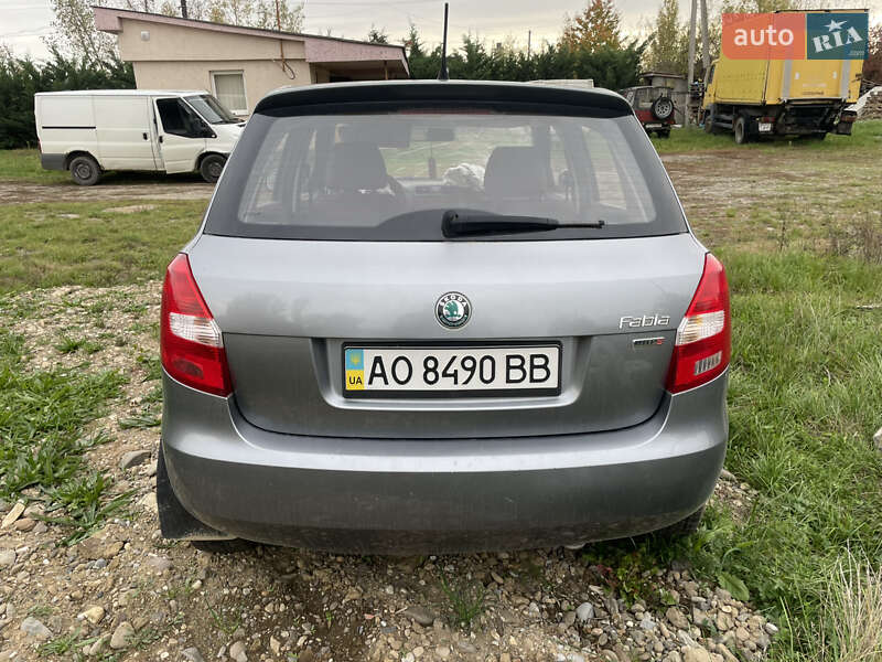 Хетчбек Skoda Fabia 2012 в Виноградові