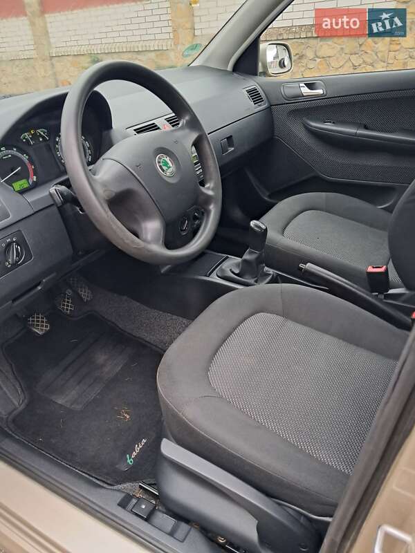 Хэтчбек Skoda Fabia 2005 в Ивано-Франковске