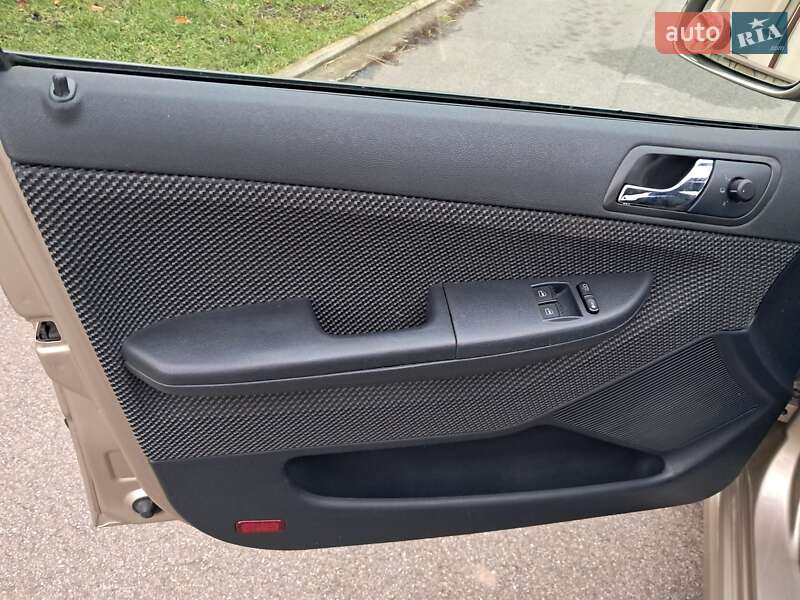 Хэтчбек Skoda Fabia 2005 в Ивано-Франковске