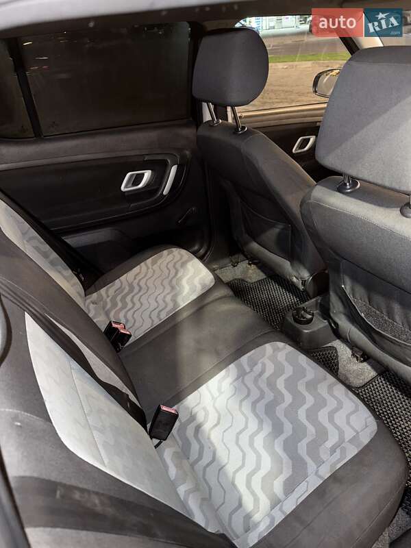 Хэтчбек Skoda Fabia 2008 в Днепре