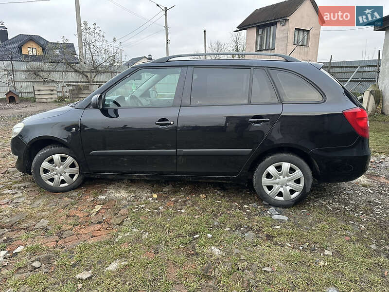 Универсал Skoda Fabia 2010 в Киверцах