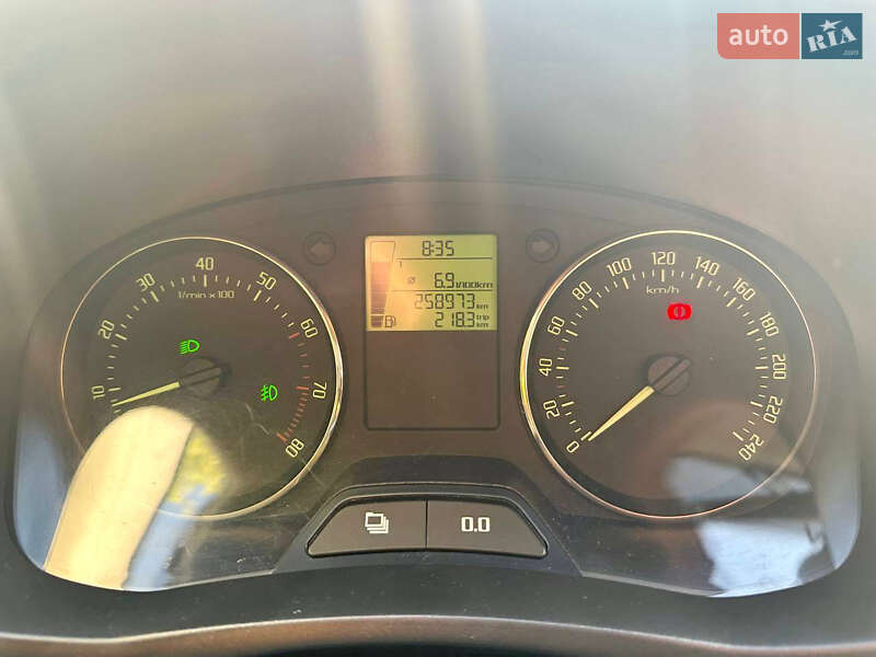 Хетчбек Skoda Fabia 2011 в Києві