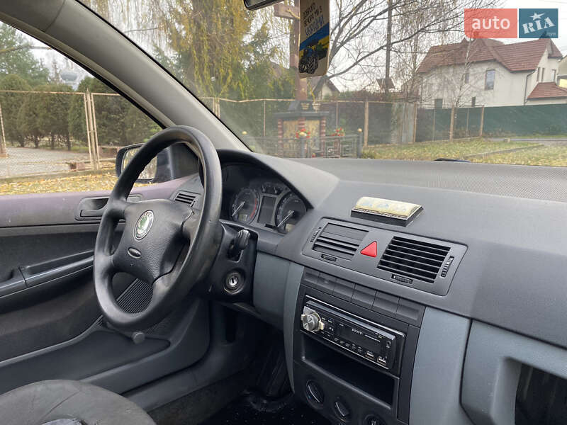 Хетчбек Skoda Fabia 2004 в Мукачевому