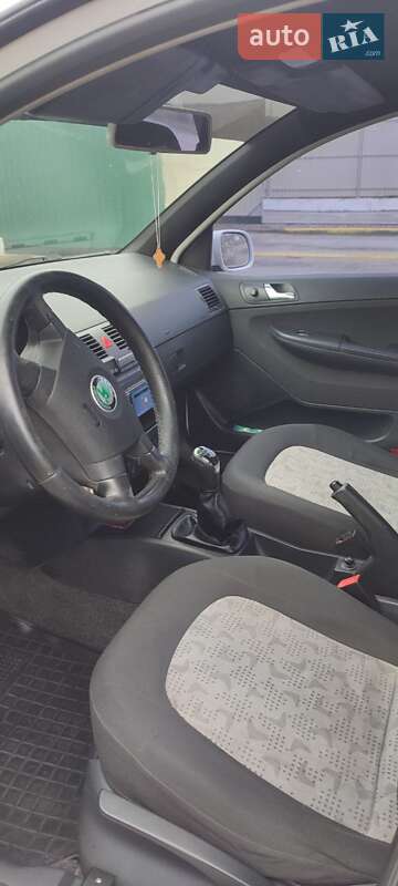 Хетчбек Skoda Fabia 2004 в Кропивницькому