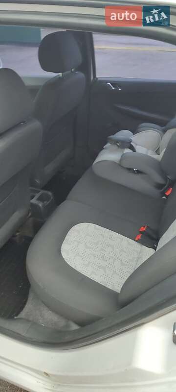 Хетчбек Skoda Fabia 2004 в Кропивницькому