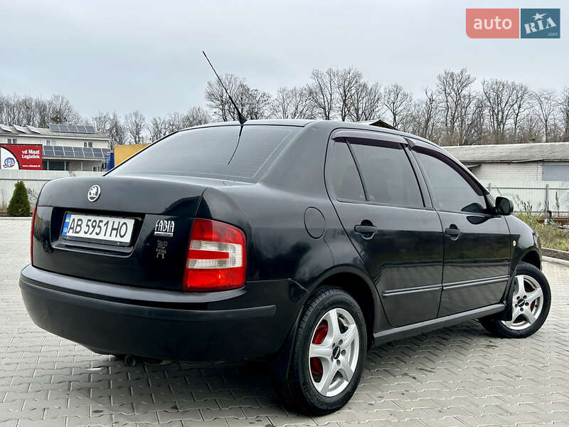 Седан Skoda Fabia 2004 в Вапнярці