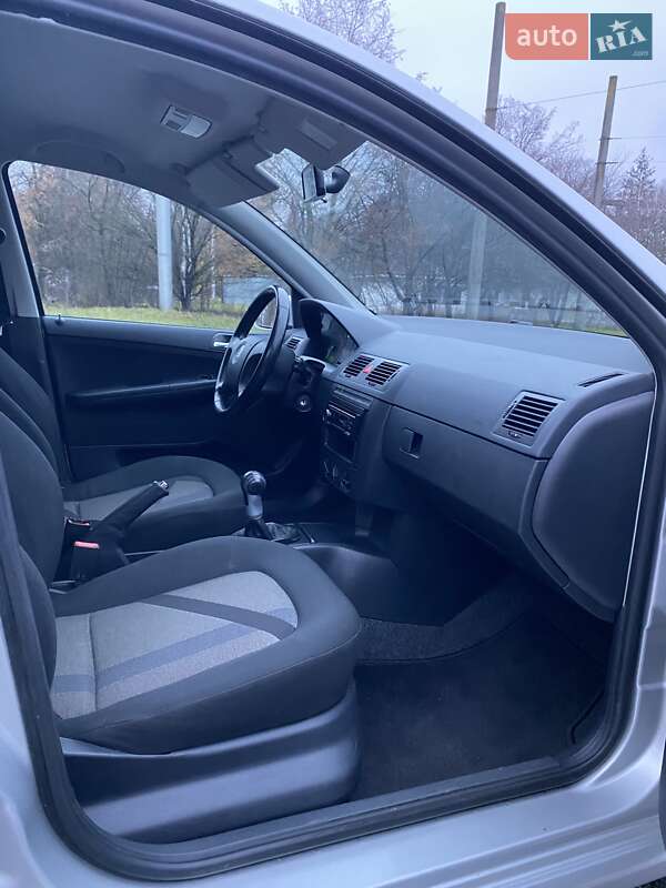 Универсал Skoda Fabia 2006 в Полтаве