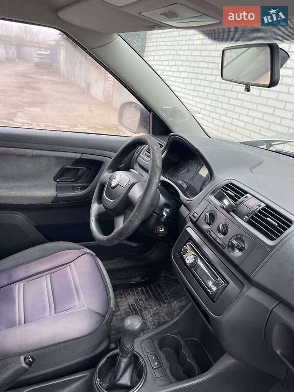 Хэтчбек Skoda Fabia 2010 в Запорожье