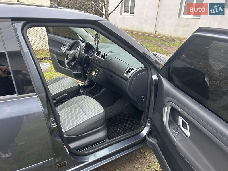 Хэтчбек Skoda Fabia 2009 в Черновцах