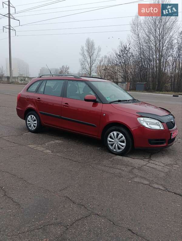 Универсал Skoda Fabia 2010 в Полтаве