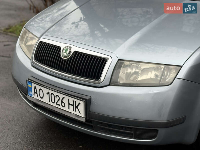 Седан Skoda Fabia 2003 в Днепре