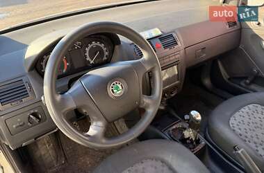Седан Skoda Fabia 2006 в Киеве