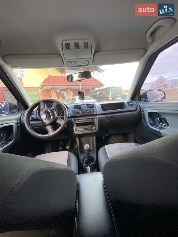 Хэтчбек Skoda Fabia 2012 в Каменке-Бугской