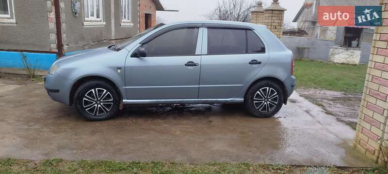 Хэтчбек Skoda Fabia 2002 в Черновцах