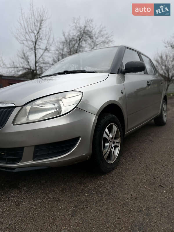 Хэтчбек Skoda Fabia 2012 в Чернигове фото 6 Хэтчбек Skoda Fabia 2012 в Чернигове
