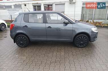 Хетчбек Skoda Fabia 2010 в Чернівцях