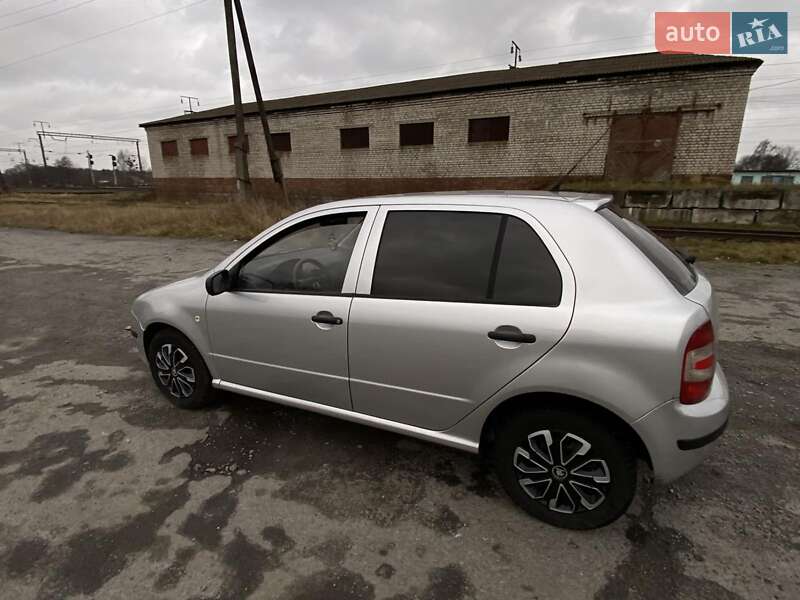 Хэтчбек Skoda Fabia 2004 в Мирополе фото 12 Хэтчбек Skoda Fabia 2004 в Мирополе