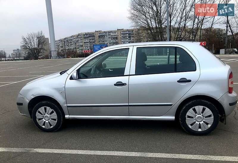 Хэтчбек Skoda Fabia 2005 в Киеве