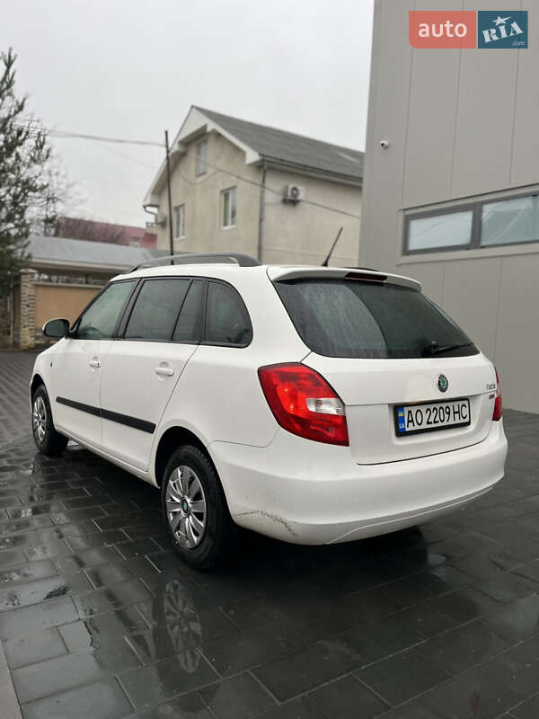 Універсал Skoda Fabia 2012 в Ужгороді