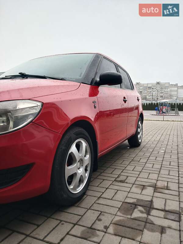Хетчбек Skoda Fabia 2011 в Черкасах
