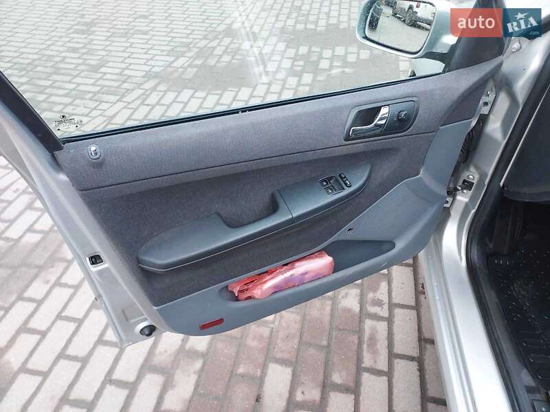 Седан Skoda Fabia 2004 в Калуші