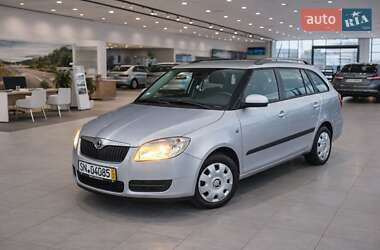 Універсал Skoda Fabia 2010 в Житомирі