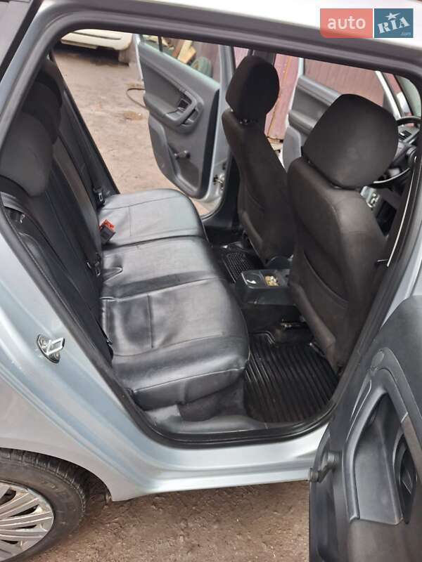 Універсал Skoda Fabia 2012 в Ужгороді