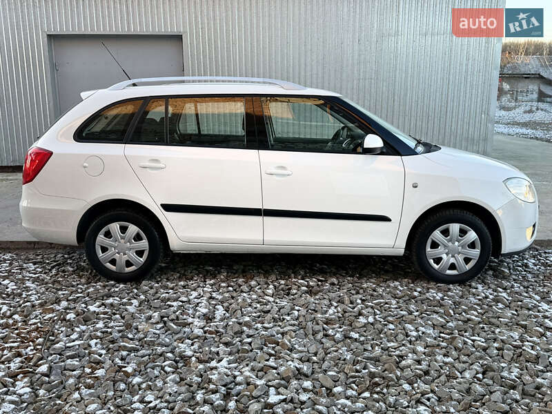 Універсал Skoda Fabia 2010 в Луцьку