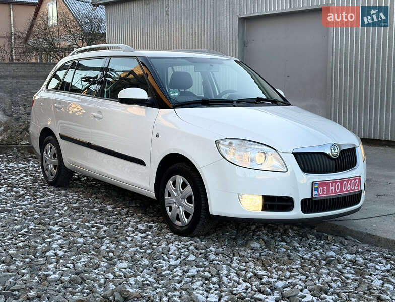 Універсал Skoda Fabia 2010 в Луцьку