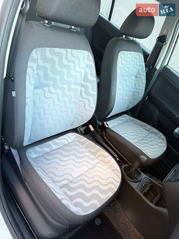 Універсал Skoda Fabia 2010 в Луцьку