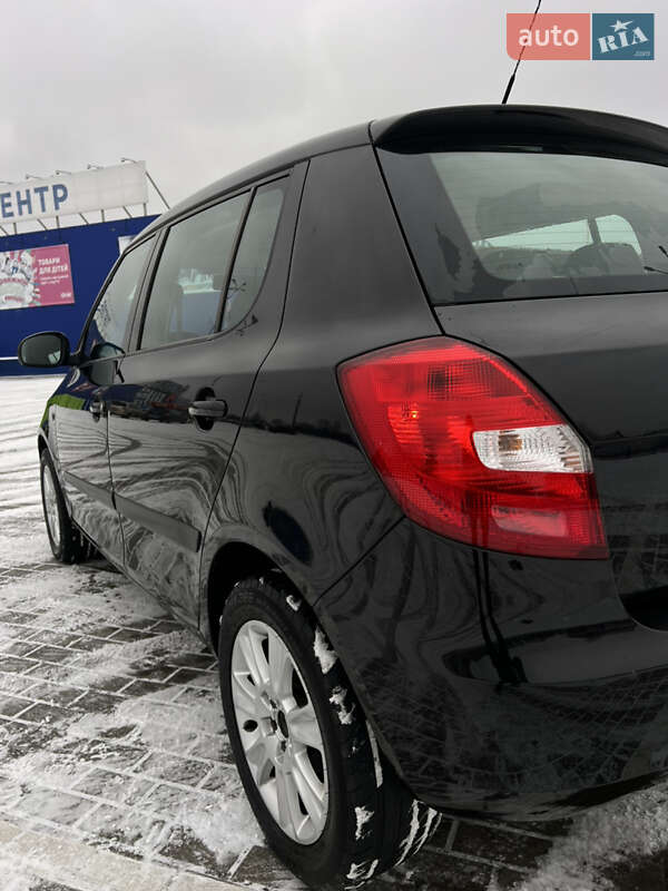 Універсал Skoda Fabia 2009 в Нововолинську