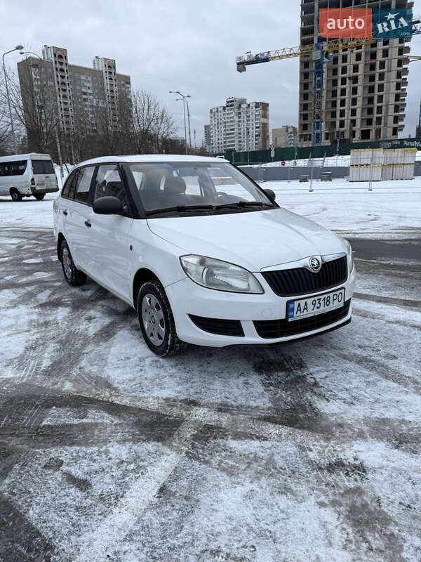 Хетчбек Skoda Fabia 2014 в Києві фото 3 Хетчбек Skoda Fabia 2014 в Києві