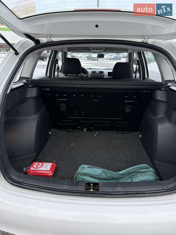 Хетчбек Skoda Fabia 2014 в Києві фото 16 Хетчбек Skoda Fabia 2014 в Києві