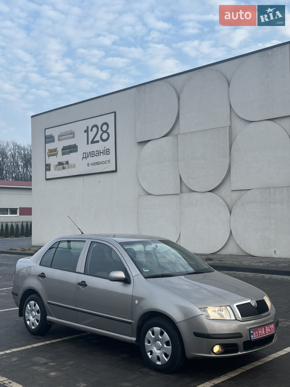 продам свіжопригнане авто 
розмитнене та готове до першої реєстрації
авто в хорошому технічному та віізуальному стані вкладень не потребує
хороша резина
є кондиціонер склопідйомники бортовий компютер та парктроніки задні
деталі за телефоном