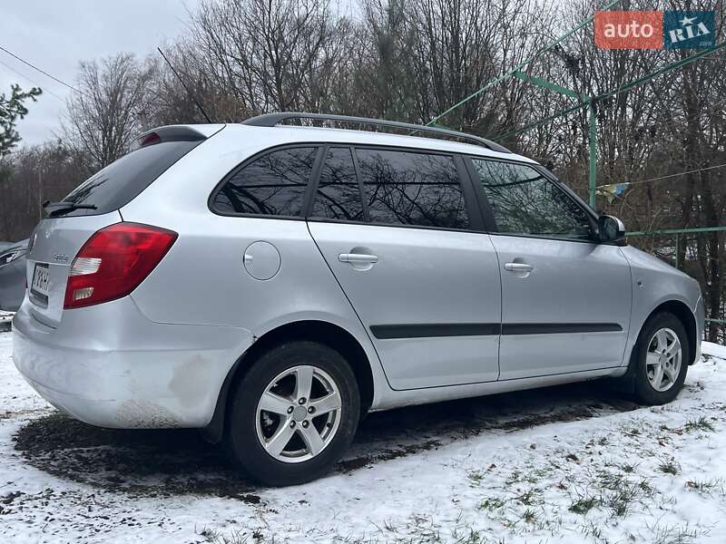 Универсал Skoda Fabia 2011 в Ужгороде
