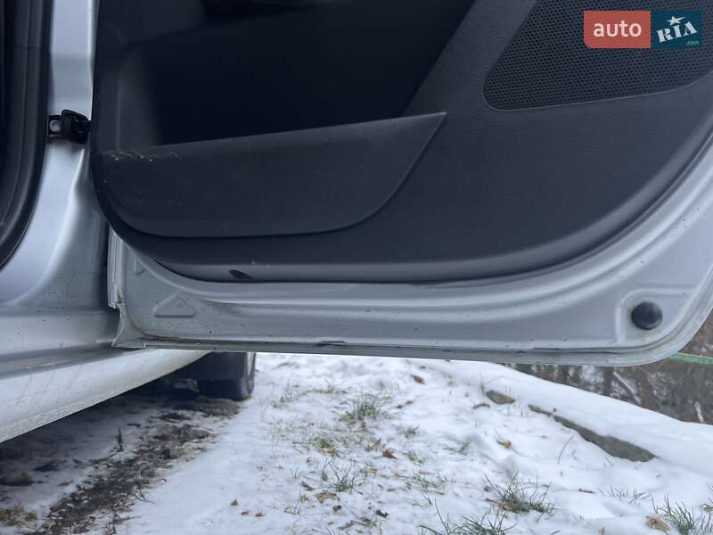 Универсал Skoda Fabia 2011 в Ужгороде