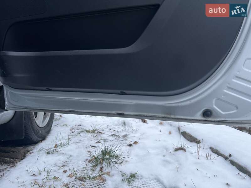 Универсал Skoda Fabia 2011 в Ужгороде