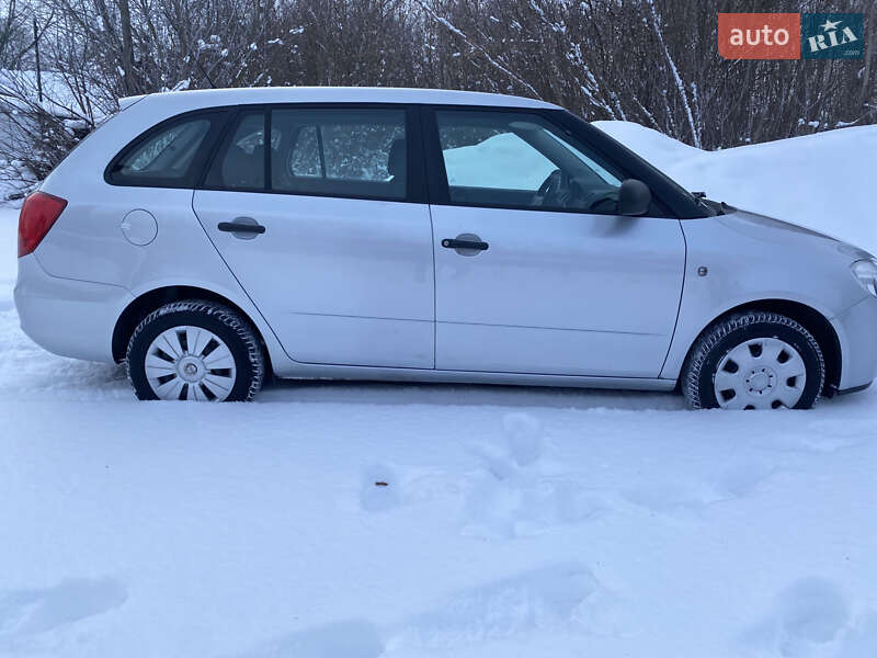 Универсал Skoda Fabia 2009 в Хороле