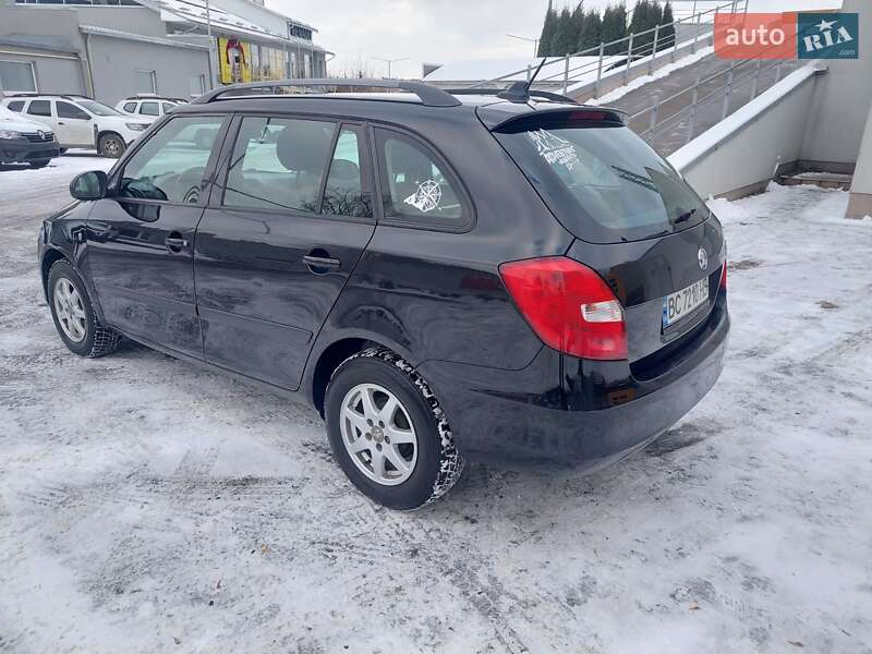 Універсал Skoda Fabia 2010 в Рівному