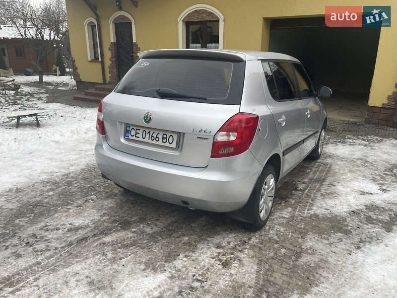 Хетчбек Skoda Fabia 2011 в Чернівцях
