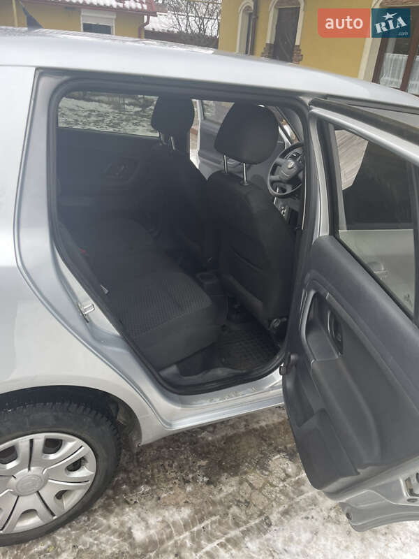 Хетчбек Skoda Fabia 2011 в Чернівцях